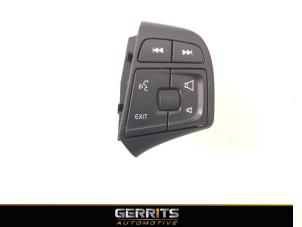 Used Steering wheel mounted radio control Volvo V70 (BW) 1.6 T4 16V Price € 24,99 Margin scheme offered by Gerrits Automotive