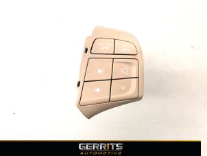 Used Steering wheel mounted radio control Volvo V70 (BW) 2.0 T5 16V Price € 27,48 Margin scheme offered by Gerrits Automotive