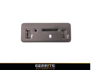 Gebrauchte AUX / USB-Anschluss Renault Megane IV Estate (RFBK) 1.6 Energy dCi 130 Preis € 49,99 Margenregelung angeboten von Gerrits Automotive