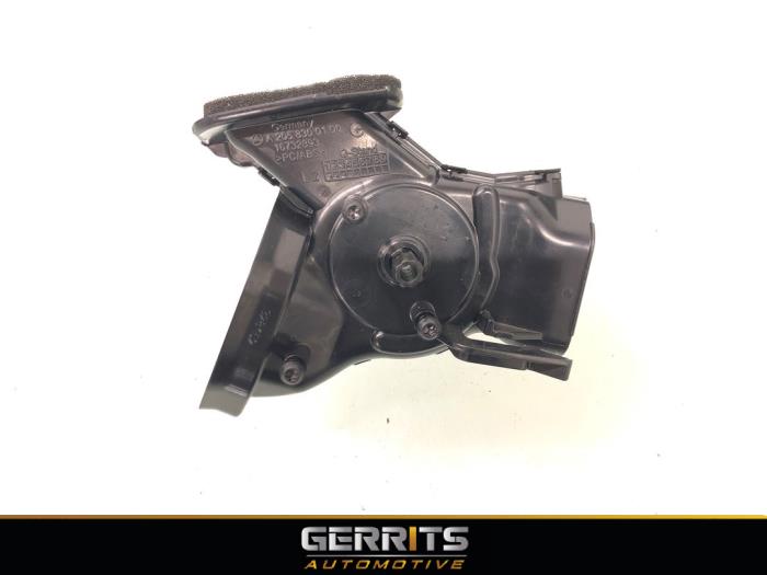 Begagnade Lufttratt Mercedes C (C205) C-300 2.0 Turbo 16V Pris € 21,98 Marginaltabell erbjuds av Gerrits Automotive BV