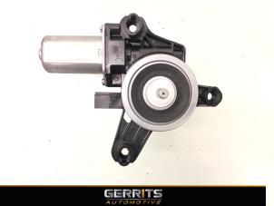 Used Door window motor Mercedes A (177.0) 1.3 A-160 Turbo 16V Price € 54,98 Margin scheme offered by Gerrits Automotive