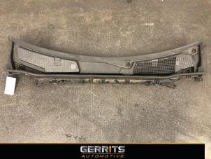 Used Cowl top grille Mercedes A (177.0) 1.3 A-160 Turbo 16V Price € 82,48 Margin scheme offered by Gerrits Automotive