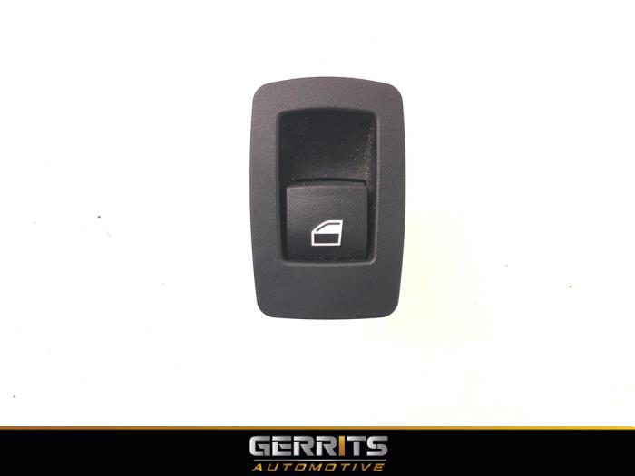 Usados Interruptor de ventanilla eléctrica BMW 3 serie (F30) 320d 2.0 16V EfficientDynamicsEdition Precio € 21,98 Norma de margen ofrecido por Gerrits Automotive BV