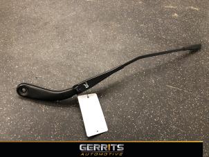Used Front wiper arm BMW 3 serie (F30) 320d 2.0 16V EfficientDynamicsEdition Price € 21,98 Margin scheme offered by Gerrits Automotive
