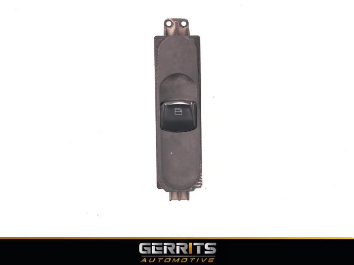 Usados Interruptor de ventanilla eléctrica Volkswagen Crafter 2.5 TDI 30/32/35/46/50 Precio € 21,98 Norma de margen ofrecido por Gerrits Automotive BV