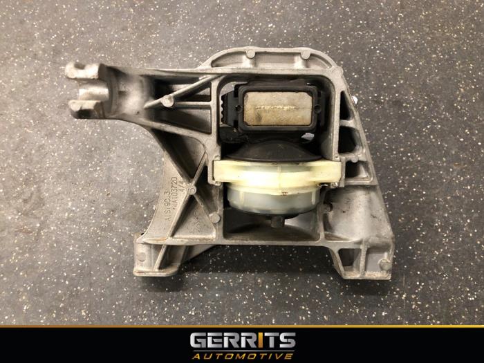 Used Engine mount Peugeot 308 (L3/L8/LB/LH/LP) 1.6 16V THP Price € 29,99 Margin scheme offered by Gerrits Automotive BV