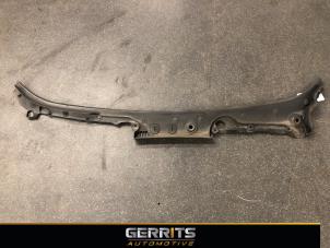 Used Cowl top grille BMW 5 serie (F10) 520i 16V Price € 53,90 Margin scheme offered by Gerrits Automotive