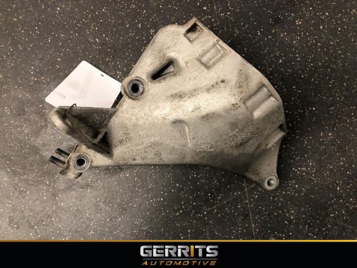 Usagé Support moteur Seat Ibiza ST (6J8) 1.2 TDI Ecomotive Prix € 19,99 Règlement à la marge proposé par Gerrits Automotive BV