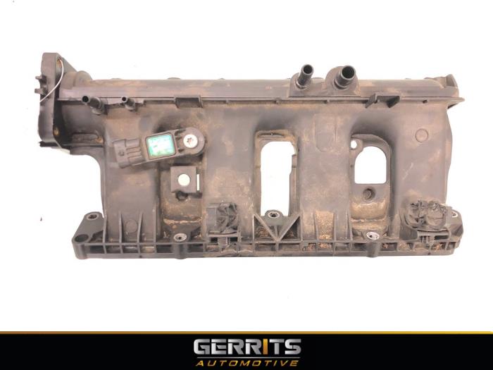 Intake manifold from a Renault Captur (2R) 1.2 TCE 16V EDC 2013