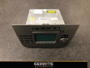 Usados Reproductor de CD y radio Seat Toledo (5P2) 1.6 Precio € 82,48 Norma de margen ofrecido por Gerrits Automotive