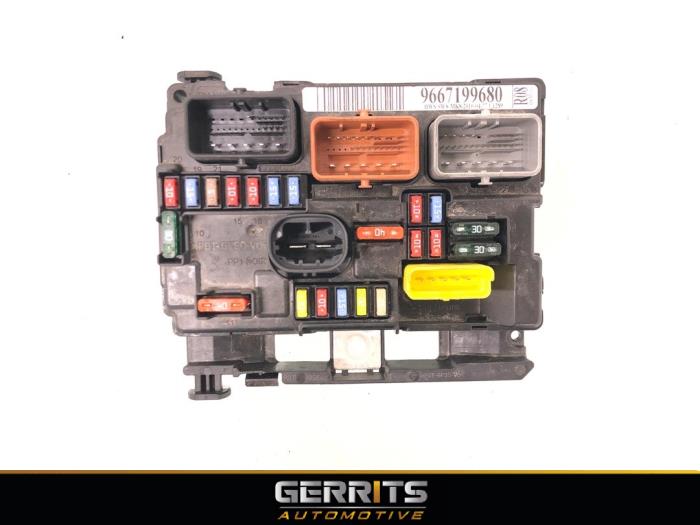 Citroen DS3 Fuse boxes stock