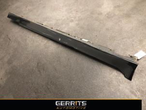 Used Side skirt, right BMW 5 serie (F10) 520i 16V Price € 87,98 Margin scheme offered by Gerrits Automotive