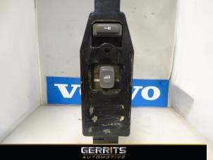 Używane Przelacznik elektrycznej szyby Volvo S60 I (RS/HV) 2.4 20V 140 Cena € 27,48 Procedura marży oferowane przez Gerrits Automotive
