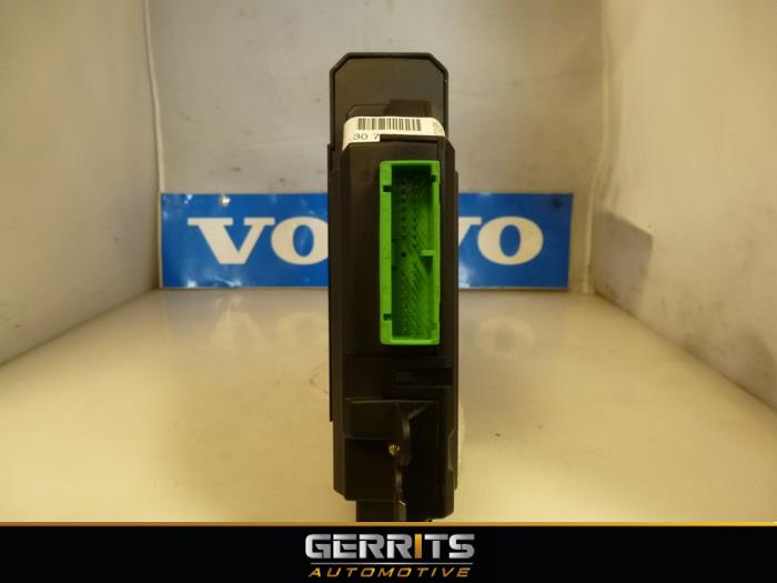 Electric window switch from a Volvo V70 (SW) 2.4 D5 20V 2006