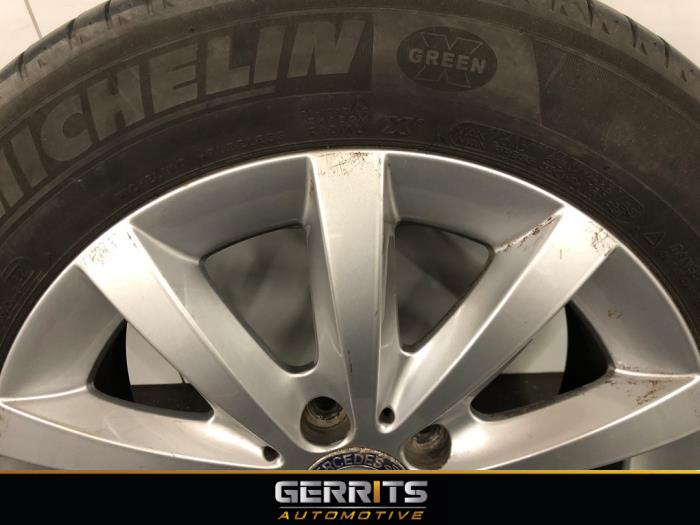 Wheel + tyre Mercedes B 1.6 B-180 BlueEFFICIENCY Turbo 16V ...