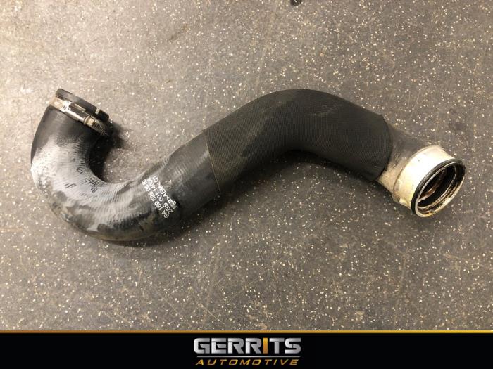 Gebrauchte Intercooler Schlauch Mercedes B (W245) 2.0 B-200 16V Turbo Preis € 27,48 Margenregelung angeboten von Gerrits Automotive BV