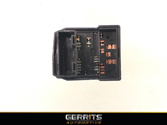 Mirror switch from a Toyota Auris Touring Sports (E18) 1.8 16V Hybrid 2013
