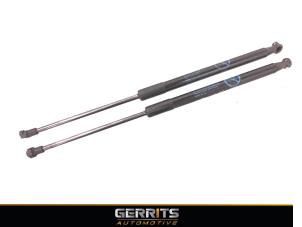 Used Set of tailgate gas struts Toyota Auris Touring Sports (E18) 1.8 16V Hybrid Price € 32,98 Margin scheme offered by Gerrits Automotive