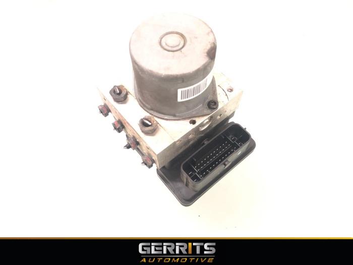 Usagé Bloc ABS Hyundai i30 (GDHB5) 1.6 CRDi 16V VGT Prix € 74,99 Règlement à la marge proposé par Gerrits Automotive BV