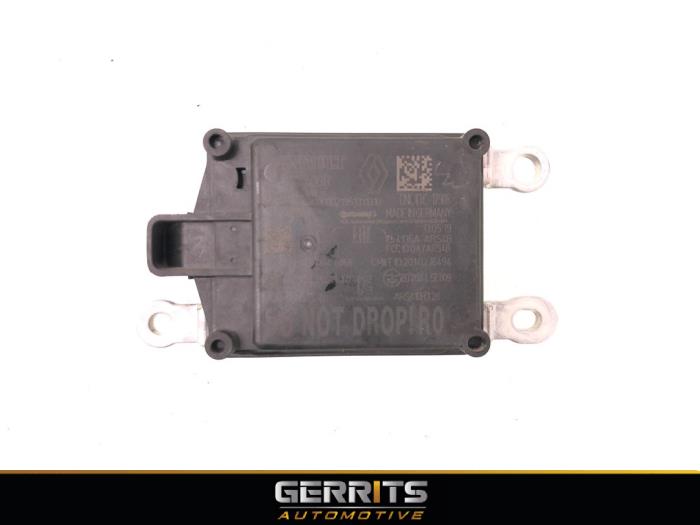 Begagnade Radarsensor Renault Clio V (RJAB) 1.0 TCe 100 12V Pris € 219,98 Marginaltabell erbjuds av Gerrits Automotive BV