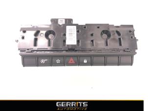 Used Panic lighting switch Renault Clio V (RJAB) 1.0 TCe 100 12V Price € 54,98 Margin scheme offered by Gerrits Automotive