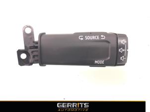 Used Steering wheel mounted radio control Renault Clio V (RJAB) 1.0 TCe 100 12V Price € 27,48 Margin scheme offered by Gerrits Automotive