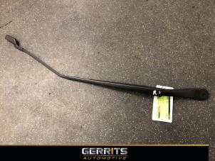Used Front wiper arm Renault Clio V (RJAB) 1.0 TCe 100 12V Price € 21,98 Margin scheme offered by Gerrits Automotive