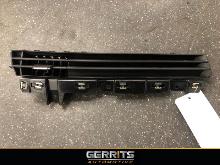 7701208584 Renault Clio III Grille d'aération centrale, 25,00
