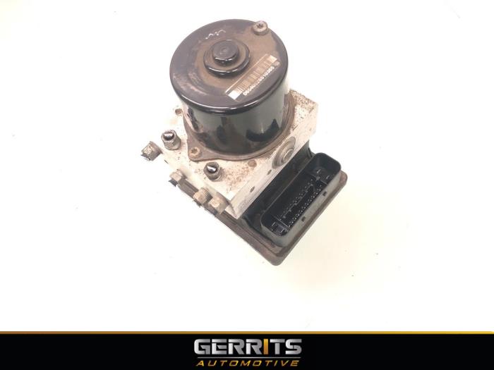 Usagé Bloc ABS Opel Zafira (M75) 2.2 16V Direct Ecotec Prix € 82,48 Règlement à la marge proposé par Gerrits Automotive BV