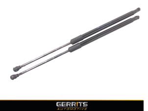Used Set of tailgate gas struts Renault Clio V (RJAB) 1.0 TCe 100 12V Price € 27,48 Margin scheme offered by Gerrits Automotive