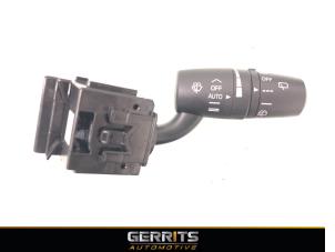 Używane Przelacznik wycieraczki Mazda CX-3 2.0 SkyActiv-G 120 AWD Cena € 54,98 Procedura marży oferowane przez Gerrits Automotive