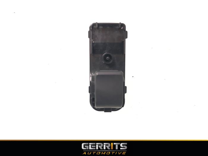 Usados Interruptor de ventanilla eléctrica Mazda CX-3 (DJ/DK) 2.0 SkyActiv-G 120 AWD Precio € 19,99 Norma de margen ofrecido por Gerrits Automotive BV