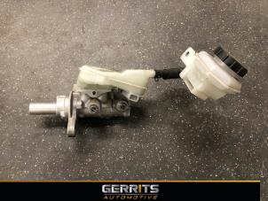 Używane Glówny cylinder hamulcowy Mazda CX-3 2.0 SkyActiv-G 120 AWD Cena € 43,98 Procedura marży oferowane przez Gerrits Automotive