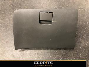 Usagé Boîte à gants Chevrolet Spark 1.2 16V Prix € 24,99 Règlement à la marge proposé par Gerrits Automotive