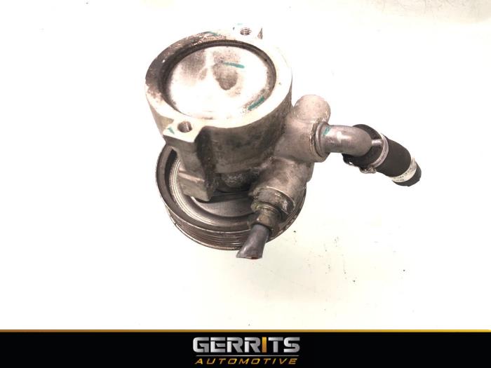 Usagé Pompe de direction Opel Combo 1.3 CDTI 16V Prix € 90,74 Prix TTC proposé par Gerrits Automotive BV