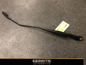 Used Front wiper arm Opel Combo 1.3 CDTI 16V Price € 26,60 Inclusive VAT offered by Gerrits Automotive