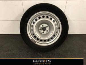 Usagé Jante + pneumatique Opel Combo 1.3 CDTI 16V Prix € 133,08 Prix TTC proposé par Gerrits Automotive