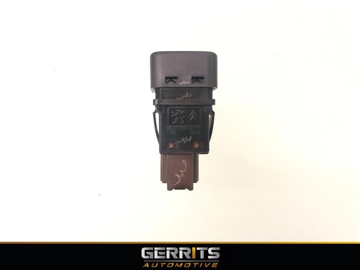 Airbag switch from a Citroën C3 (SX/SW) 1.0 Vti 12V PureTech 2018
