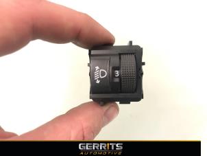 Używane Przelacznik reflektora LHV Citroen C3 (SX/SW) 1.0 Vti 12V PureTech Cena € 21,98 Procedura marży oferowane przez Gerrits Automotive
