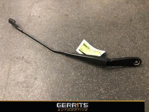 Used Front wiper arm Volvo V70 (BW) 2.0 D3 16V Price € 19,99 Margin scheme offered by Gerrits Automotive