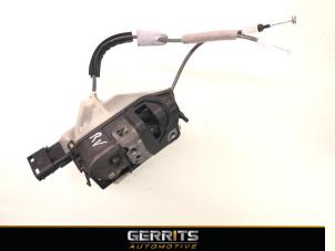 Used Front door lock mechanism 4-door, right Peugeot 2008 (UD/UK/UR/US/UX) 1.2 VTi 12V PureTech 130 Price € 137,48 Margin scheme offered by Gerrits Automotive