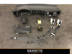 Usagé Kit + module airbag Toyota Auris Touring Sports (E18) 1.8 16V Hybrid Prix € 999,99 Règlement à la marge proposé par Gerrits Automotive