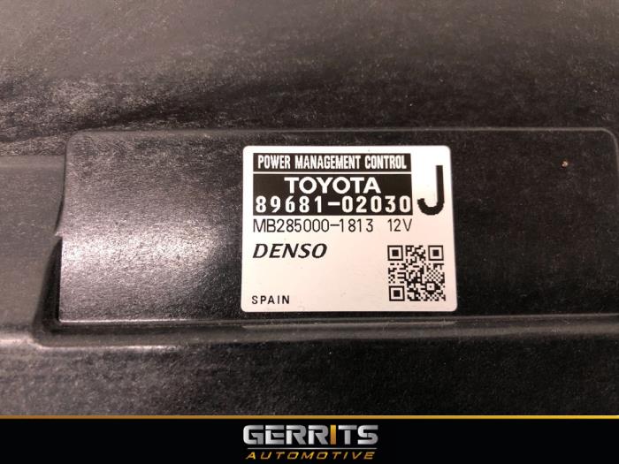 Batterie ordinateur hybride d'un Toyota Auris Touring Sports (E18) 1.8 16V Hybrid 2014
