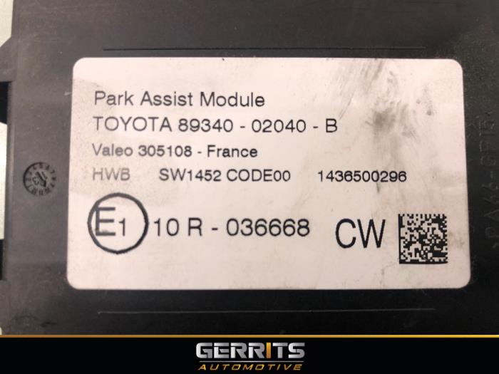 Module PDC d'un Toyota Auris Touring Sports (E18) 1.8 16V Hybrid 2014