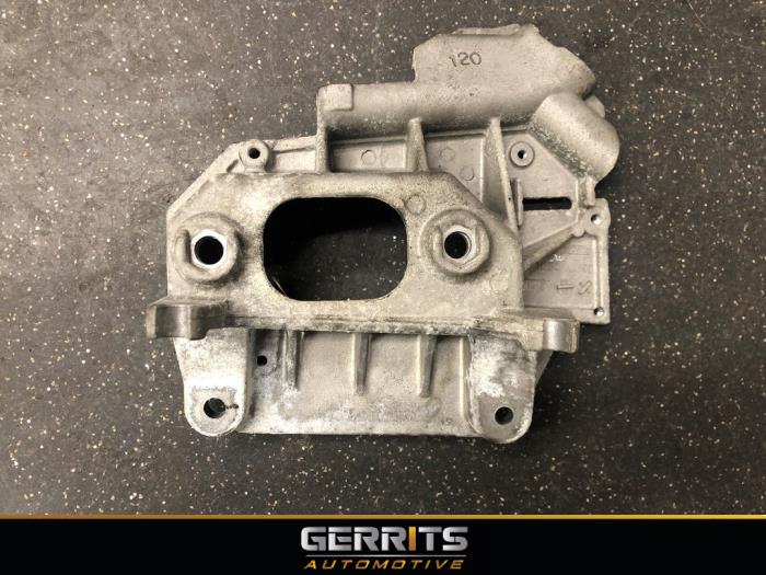 Gearbox mount from a Nissan NV 200 (M20M) 1.5 dCi 90 2013