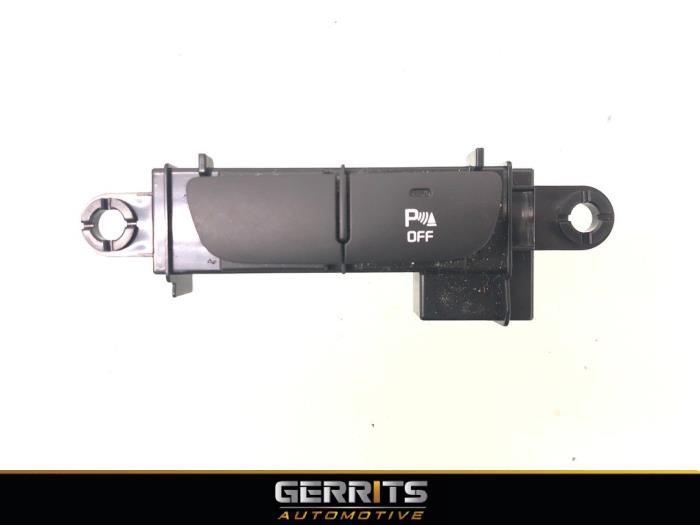 Usados Interruptor PDC Kia Cee'd Sportswagon (JDC5) 1.6 GDI 16V Precio € 21,98 Norma de margen ofrecido por Gerrits Automotive BV