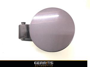 Used Tank cap cover Kia Cee'd Sportswagon (JDC5) 1.6 GDI 16V Price € 38,48 Margin scheme offered by Gerrits Automotive