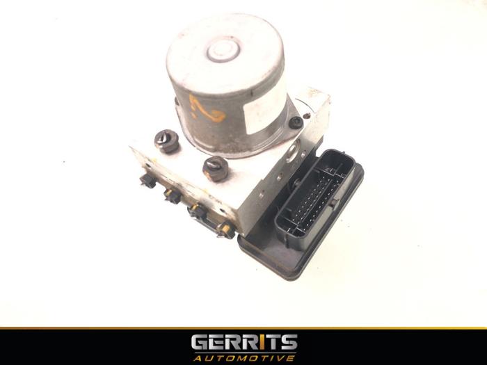 Begagnade ABS-pump Kia Cee'd Sportswagon (JDC5) 1.6 GDI 16V Pris € 164,98 Marginaltabell erbjuds av Gerrits Automotive BV
