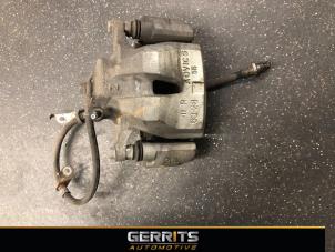 Used Front brake calliper, right Toyota Auris Touring Sports (E18) 1.8 16V Hybrid Price € 38,48 Margin scheme offered by Gerrits Automotive