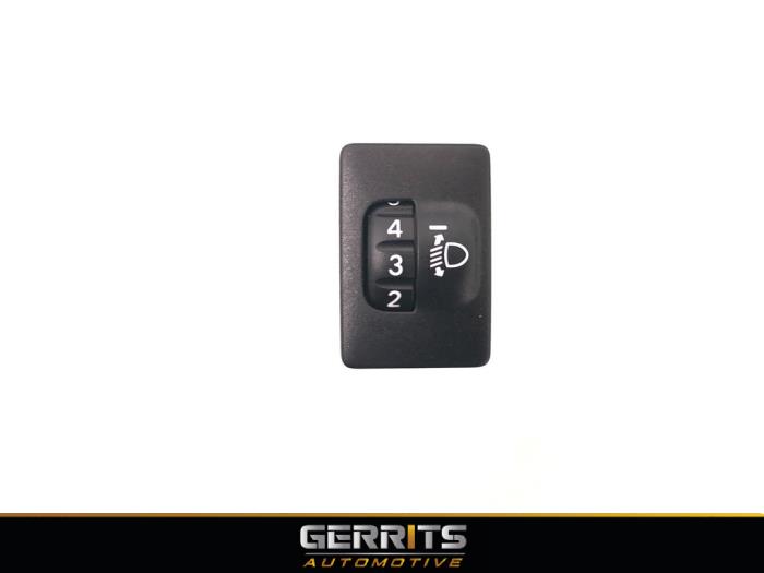AIH headlight switch from a Toyota Auris Touring Sports (E18) 1.8 16V Hybrid 2019